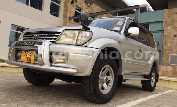 Nunua Ilio tumika Toyota Land Cruiser Prado Fedha Gari ndani ya Dar es Salaam nchini Dar es Salaam Nunua Ilio tumika Toyota Land Cruiser Prado Fedha Gari ndani ya Dar es Salaam nchini Dar es Salaam