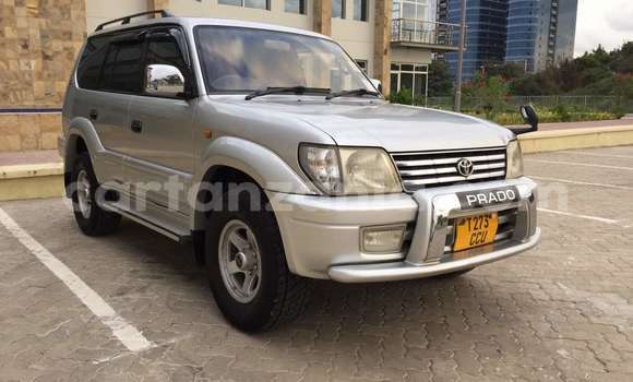 Nunua Ilio tumika Toyota Land Cruiser Prado Fedha Gari ndani ya Dar es Salaam nchini Dar es Salaam Nunua Ilio tumika Toyota Land Cruiser Prado Fedha Gari ndani ya Dar es Salaam nchini Dar es Salaam