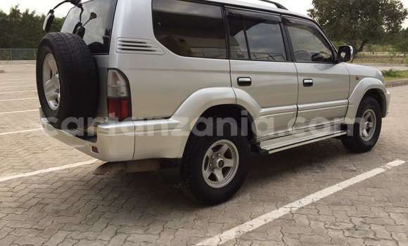 Nunua Ilio tumika Toyota Land Cruiser Prado Fedha Gari ndani ya Dar es Salaam nchini Dar es Salaam Nunua Ilio tumika Toyota Land Cruiser Prado Fedha Gari ndani ya Dar es Salaam nchini Dar es Salaam