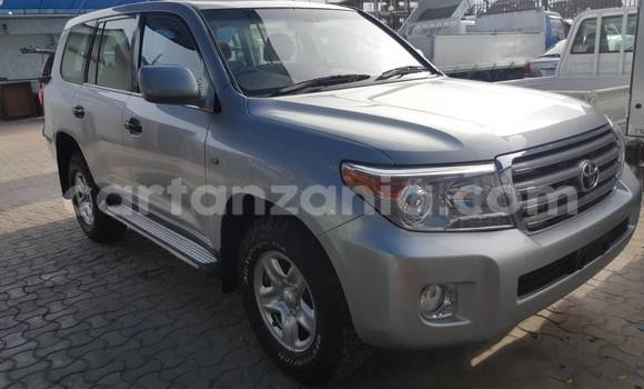 Nunua Ilio tumika Toyota Land Cruiser Fedha Gari ndani ya Dar es Salaam nchini Dar es Salaam Nunua Ilio tumika Toyota Land Cruiser Fedha Gari ndani ya Dar es Salaam nchini Dar es Salaam