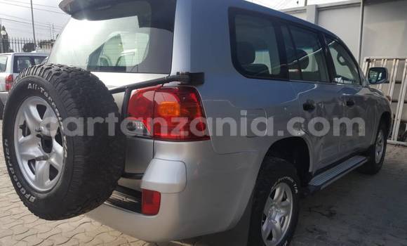 Nunua Ilio tumika Toyota Land Cruiser Fedha Gari ndani ya Dar es Salaam nchini Dar es Salaam Nunua Ilio tumika Toyota Land Cruiser Fedha Gari ndani ya Dar es Salaam nchini Dar es Salaam