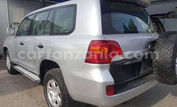 Nunua Ilio tumika Toyota Land Cruiser Fedha Gari ndani ya Dar es Salaam nchini Dar es Salaam Nunua Ilio tumika Toyota Land Cruiser Fedha Gari ndani ya Dar es Salaam nchini Dar es Salaam