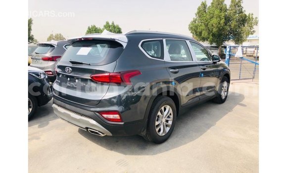 Buy Import Hyundai Santa Fe Green Car in Import - Dubai in Arusha Buy Import Hyundai Santa Fe Green Car in Import - Dubai in Arusha