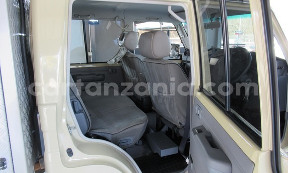 Nunua Ilio tumika Toyota Land Cruiser Nyingine Gari ndani ya Dar es Salaam nchini Dar es Salaam Nunua Ilio tumika Toyota Land Cruiser Nyingine Gari ndani ya Dar es Salaam nchini Dar es Salaam
