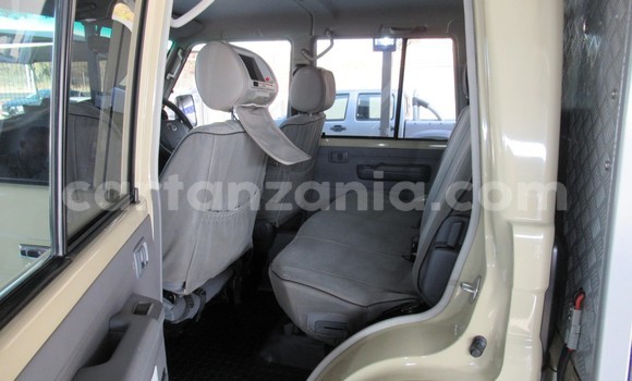 Nunua Ilio tumika Toyota Land Cruiser Nyingine Gari ndani ya Dar es Salaam nchini Dar es Salaam Nunua Ilio tumika Toyota Land Cruiser Nyingine Gari ndani ya Dar es Salaam nchini Dar es Salaam