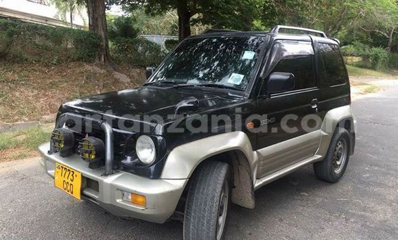 Buy Used Mitsubishi Pajero Black Car in Dar es Salaam in Dar es Salaam