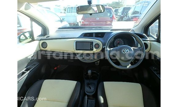 Nunua Imported Toyota Vitz Nyingine Gari ndani ya Import - Dubai nchini Arusha Nunua Imported Toyota Vitz Nyingine Gari ndani ya Import - Dubai nchini Arusha