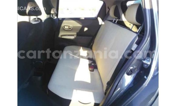 Nunua Imported Toyota Vitz Nyingine Gari ndani ya Import - Dubai nchini Arusha Nunua Imported Toyota Vitz Nyingine Gari ndani ya Import - Dubai nchini Arusha