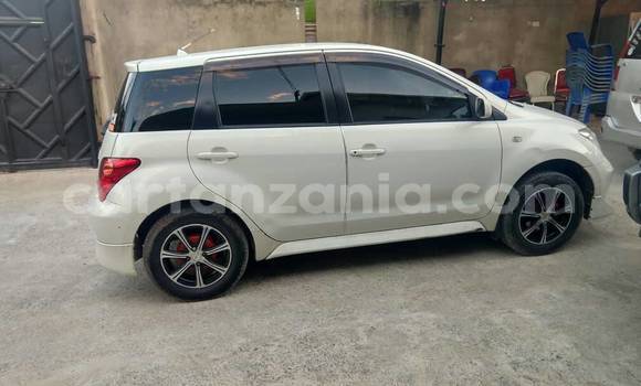 Nunua Ilio tumika Toyota IST Nyeupe Gari ndani ya Dar es Salaam nchini Dar es Salaam Nunua Ilio tumika Toyota IST Nyeupe Gari ndani ya Dar es Salaam nchini Dar es Salaam