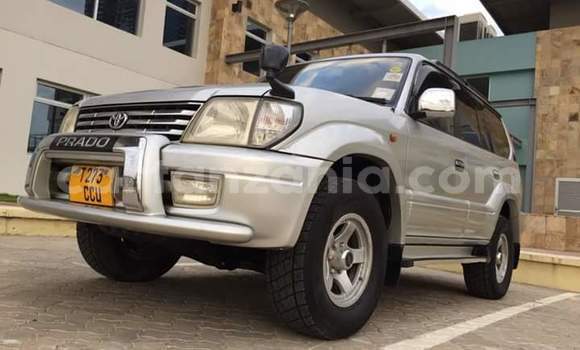 Nunua Ilio tumika Toyota Land Cruiser Prado Fedha Gari ndani ya Dar es Salaam nchini Dar es Salaam Nunua Ilio tumika Toyota Land Cruiser Prado Fedha Gari ndani ya Dar es Salaam nchini Dar es Salaam