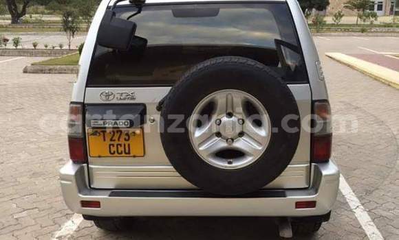 Nunua Ilio tumika Toyota Land Cruiser Prado Fedha Gari ndani ya Dar es Salaam nchini Dar es Salaam Nunua Ilio tumika Toyota Land Cruiser Prado Fedha Gari ndani ya Dar es Salaam nchini Dar es Salaam