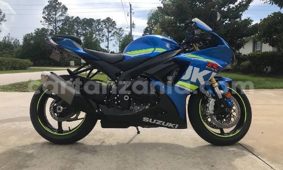 Nunua Ilio tumika Suzuki GSXR Bluu Bike ndani ya Dar es Salaam nchini Dar es Salaam Nunua Ilio tumika Suzuki GSXR Bluu Bike ndani ya Dar es Salaam nchini Dar es Salaam