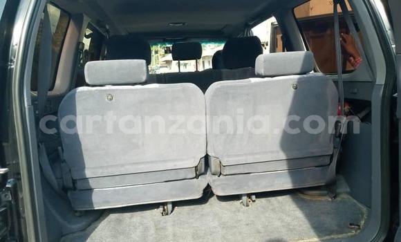 Nunua Ilio tumika Toyota Land Cruiser Prado Nyeusi Gari ndani ya Dar es Salaam nchini Dar es Salaam Nunua Ilio tumika Toyota Land Cruiser Prado Nyeusi Gari ndani ya Dar es Salaam nchini Dar es Salaam