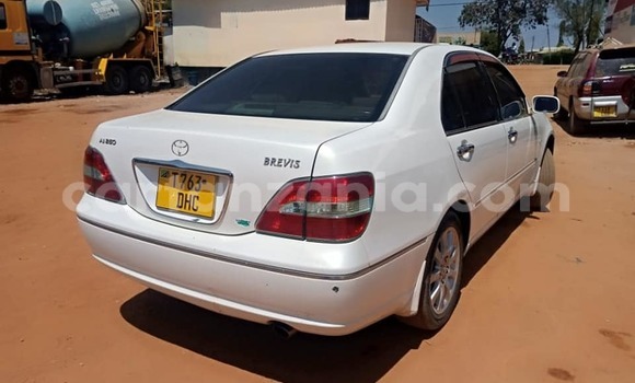 Nunua Ilio tumika Toyota Brevis Nyeupe Gari ndani ya Dar es Salaam nchini Dar es Salaam Nunua Ilio tumika Toyota Brevis Nyeupe Gari ndani ya Dar es Salaam nchini Dar es Salaam