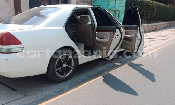 Nunua Ilio tumika Toyota Mark II Nyeupe Gari ndani ya Dar es Salaam nchini Dar es Salaam