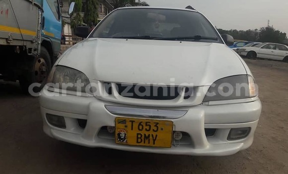 Nunua Ilio tumika Toyota Caldina Nyeupe Gari ndani ya Dar es Salaam nchini Dar es Salaam