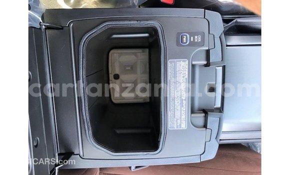 Nunua Imported Toyota Land Cruiser Nyeusi Gari ndani ya Import - Dubai nchini Arusha Nunua Imported Toyota Land Cruiser Nyeusi Gari ndani ya Import - Dubai nchini Arusha