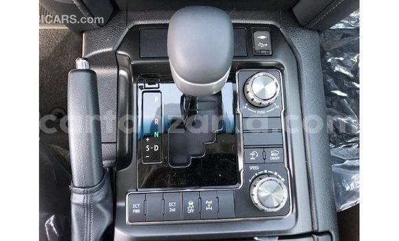 Nunua Imported Toyota Land Cruiser Nyeusi Gari ndani ya Import - Dubai nchini Arusha Nunua Imported Toyota Land Cruiser Nyeusi Gari ndani ya Import - Dubai nchini Arusha