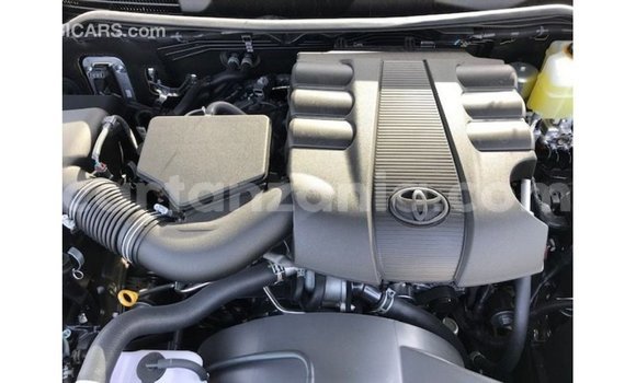 Nunua Imported Toyota Land Cruiser Nyeusi Gari ndani ya Import - Dubai nchini Arusha Nunua Imported Toyota Land Cruiser Nyeusi Gari ndani ya Import - Dubai nchini Arusha