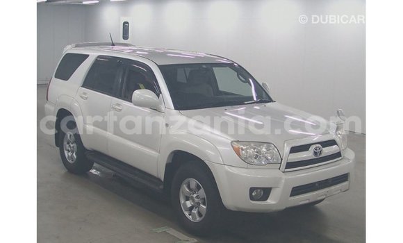 Nunua Imported Toyota Hilux Nyeupe Gari ndani ya Import - Dubai nchini Arusha Nunua Imported Toyota Hilux Nyeupe Gari ndani ya Import - Dubai nchini Arusha