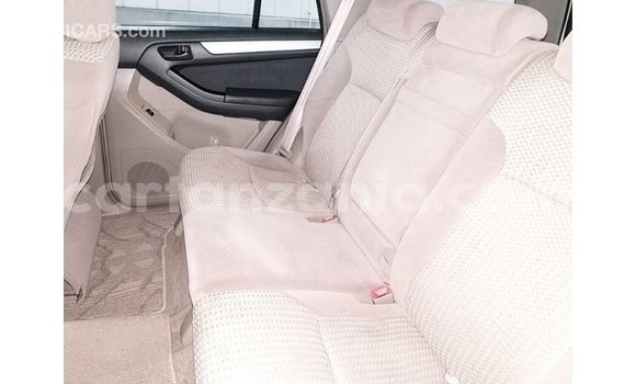 Nunua Imported Toyota Hilux Nyeupe Gari ndani ya Import - Dubai nchini Arusha Nunua Imported Toyota Hilux Nyeupe Gari ndani ya Import - Dubai nchini Arusha