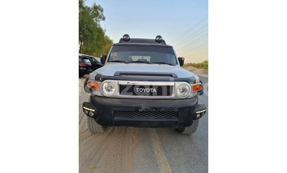 Buy Import Toyota FJ Cruiser Other Car in Import - Dubai in Arusha Buy Import Toyota FJ Cruiser Other Car in Import - Dubai in Arusha