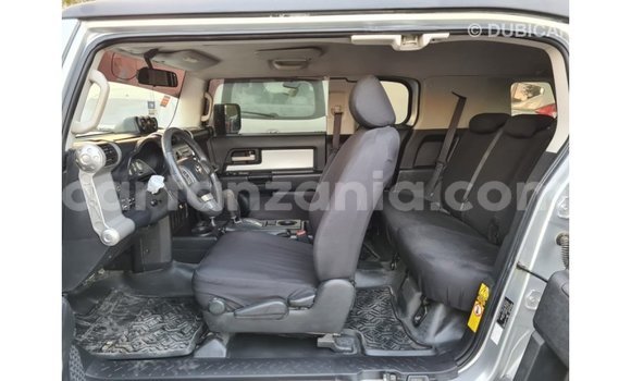 Buy Import Toyota FJ Cruiser Other Car in Import - Dubai in Arusha Buy Import Toyota FJ Cruiser Other Car in Import - Dubai in Arusha