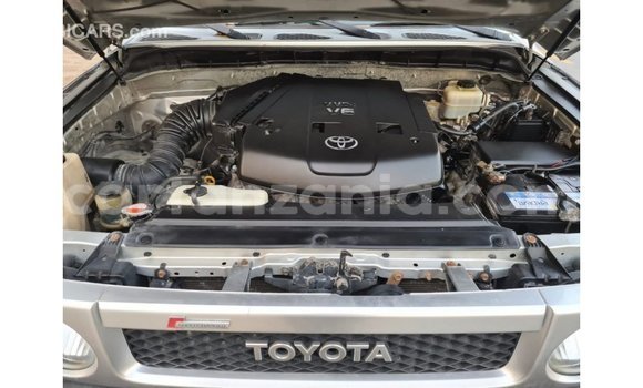 Buy Import Toyota FJ Cruiser Other Car in Import - Dubai in Arusha Buy Import Toyota FJ Cruiser Other Car in Import - Dubai in Arusha