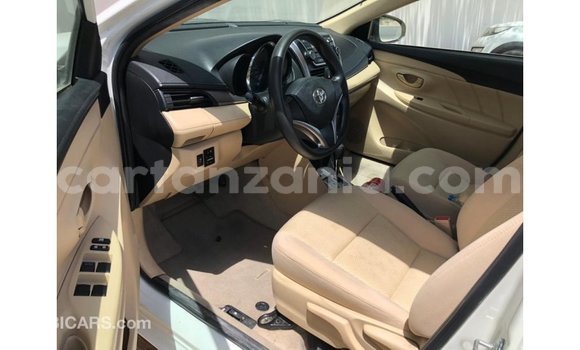 Nunua Imported Toyota Yaris Nyeupe Gari ndani ya Import - Dubai nchini Arusha Nunua Imported Toyota Yaris Nyeupe Gari ndani ya Import - Dubai nchini Arusha