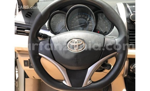 Nunua Imported Toyota Yaris Nyeupe Gari ndani ya Import - Dubai nchini Arusha Nunua Imported Toyota Yaris Nyeupe Gari ndani ya Import - Dubai nchini Arusha