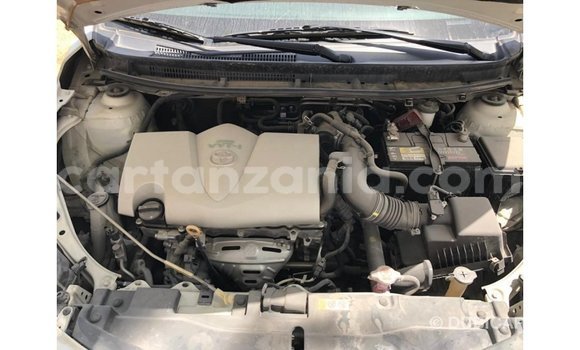Nunua Imported Toyota Yaris Nyeupe Gari ndani ya Import - Dubai nchini Arusha Nunua Imported Toyota Yaris Nyeupe Gari ndani ya Import - Dubai nchini Arusha