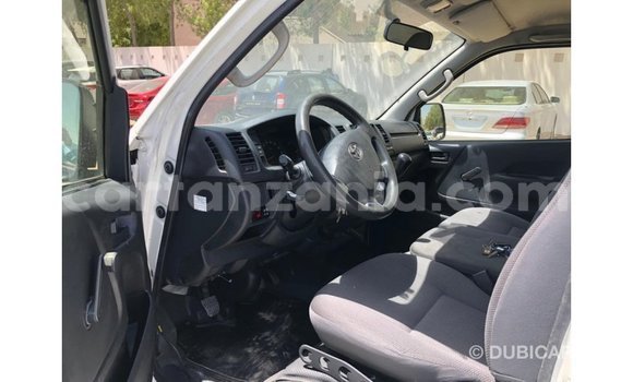 Nunua Imported Toyota Hiace Nyeupe Gari ndani ya Import - Dubai nchini Arusha Nunua Imported Toyota Hiace Nyeupe Gari ndani ya Import - Dubai nchini Arusha