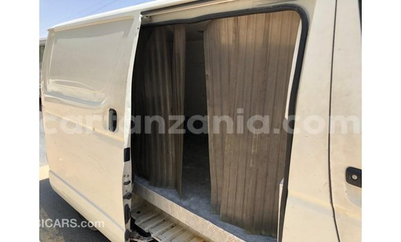 Nunua Imported Toyota Hiace Nyeupe Gari ndani ya Import - Dubai nchini Arusha Nunua Imported Toyota Hiace Nyeupe Gari ndani ya Import - Dubai nchini Arusha
