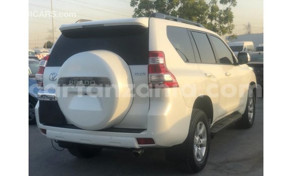 Nunua Imported Toyota Prado Nyeupe Gari ndani ya Import - Dubai nchini Arusha Nunua Imported Toyota Prado Nyeupe Gari ndani ya Import - Dubai nchini Arusha