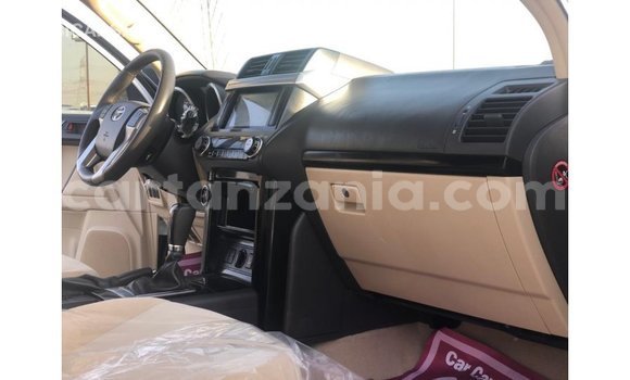 Nunua Imported Toyota Prado Nyeupe Gari ndani ya Import - Dubai nchini Arusha Nunua Imported Toyota Prado Nyeupe Gari ndani ya Import - Dubai nchini Arusha