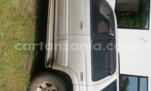 Buy Used Toyota Surf White Car in Dar es Salaam in Dar es Salaam Buy Used Toyota Surf White Car in Dar es Salaam in Dar es Salaam