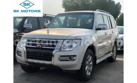 Buy Import Mitsubishi Pajero Black Car in Import - Dubai in Arusha