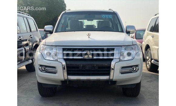 Buy Import Mitsubishi Pajero Black Car in Import - Dubai in Arusha Buy Import Mitsubishi Pajero Black Car in Import - Dubai in Arusha