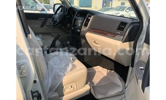 Buy Import Mitsubishi Pajero Black Car in Import - Dubai in Arusha Buy Import Mitsubishi Pajero Black Car in Import - Dubai in Arusha