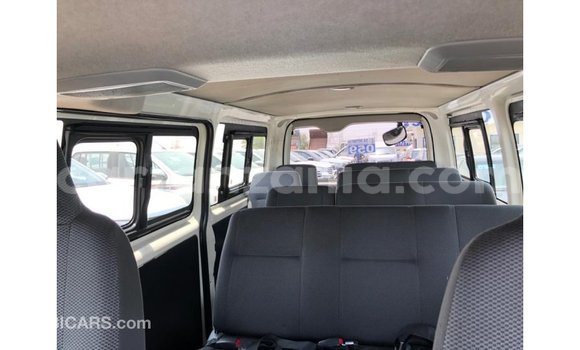 Nunua Imported Toyota Hiace Nyeupe Gari ndani ya Import - Dubai nchini Arusha Nunua Imported Toyota Hiace Nyeupe Gari ndani ya Import - Dubai nchini Arusha