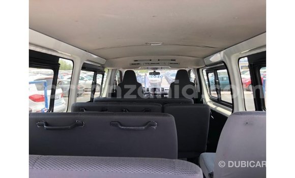 Nunua Imported Toyota Hiace Nyeupe Gari ndani ya Import - Dubai nchini Arusha Nunua Imported Toyota Hiace Nyeupe Gari ndani ya Import - Dubai nchini Arusha
