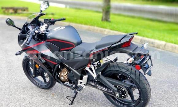 Nunua Ilio tumika Honda CBR Nyeusi Bike ndani ya Dar es Salaam nchini Dar es Salaam Nunua Ilio tumika Honda CBR Nyeusi Bike ndani ya Dar es Salaam nchini Dar es Salaam