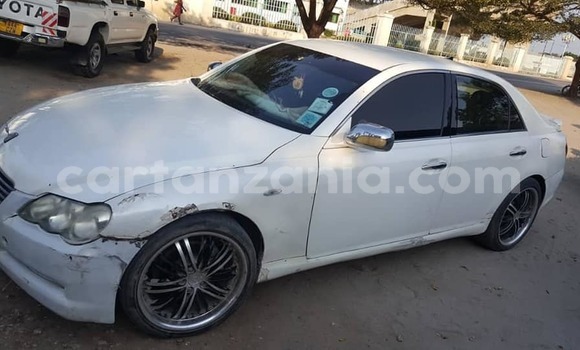 Nunua Ilio tumika Toyota Mark X Nyeupe Gari ndani ya Dar es Salaam nchini Dar es Salaam