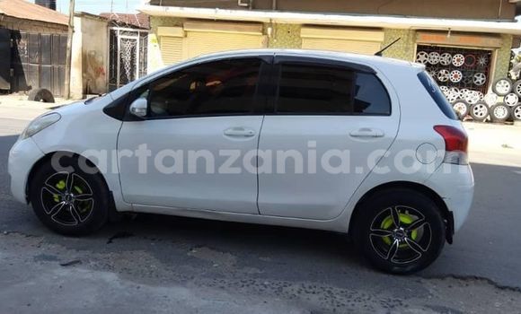 Buy Used Toyota Vitz White Car in Dar es Salaam in Dar es Salaam