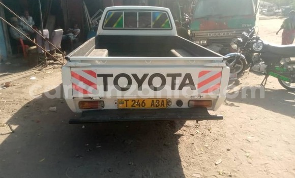 Nunua Ilio tumika Toyota Hilux Nyeupe Gari ndani ya Dar es Salaam nchini Dar es Salaam Nunua Ilio tumika Toyota Hilux Nyeupe Gari ndani ya Dar es Salaam nchini Dar es Salaam