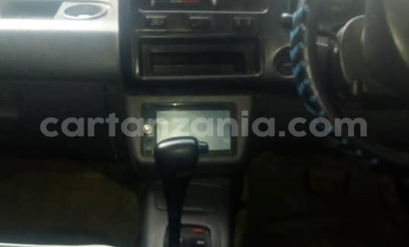 Nunua Ilio tumika Toyota RAV4 Nyekundu Gari ndani ya Dar es Salaam nchini Dar es Salaam Nunua Ilio tumika Toyota RAV4 Nyekundu Gari ndani ya Dar es Salaam nchini Dar es Salaam