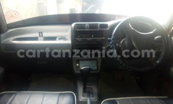 Nunua Ilio tumika Toyota RAV4 Nyekundu Gari ndani ya Dar es Salaam nchini Dar es Salaam Nunua Ilio tumika Toyota RAV4 Nyekundu Gari ndani ya Dar es Salaam nchini Dar es Salaam