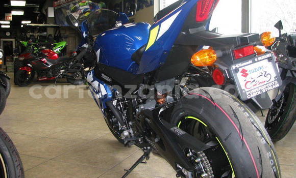 Nunua Ilio tumika Suzuki GSXR Bluu Bike ndani ya Songea nchini Ruvuma Nunua Ilio tumika Suzuki GSXR Bluu Bike ndani ya Songea nchini Ruvuma