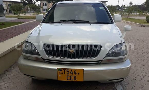 Nunua Ilio tumika Toyota Harrier Nyeupe Gari ndani ya Dar es Salaam nchini Dar es Salaam Nunua Ilio tumika Toyota Harrier Nyeupe Gari ndani ya Dar es Salaam nchini Dar es Salaam