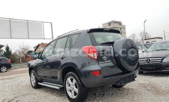 Nunua Ilio tumika Toyota RAV4 Nyeusi Gari ndani ya Dar es Salaam nchini Dar es Salaam Nunua Ilio tumika Toyota RAV4 Nyeusi Gari ndani ya Dar es Salaam nchini Dar es Salaam